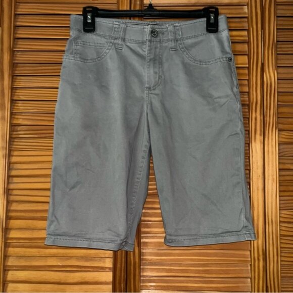 Lee Extreme Motion Gray Shorts Size 14 - Picture 1 of 12